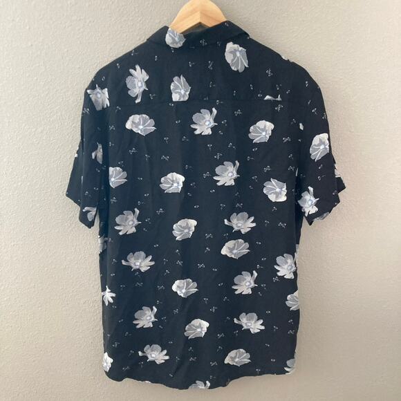 Denim & Flower Ricky Singh Floral Short Sleeve Button Down Shirt - Medium - Picture 6 of 6